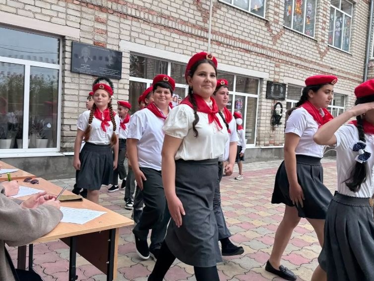 Конкурс строя и песни.
